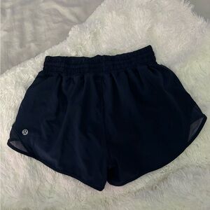 navy high rise lululemon hotty hot shorts 2.5 length